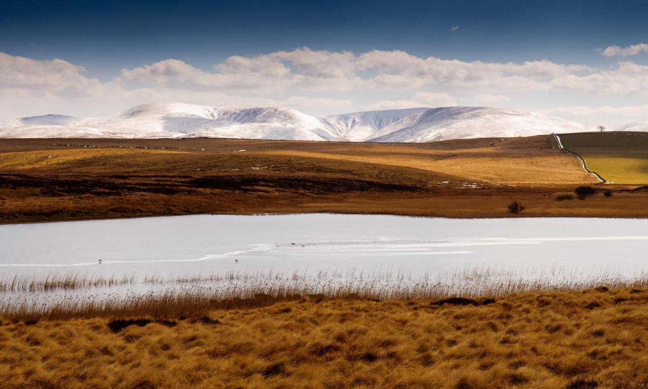 Lune Nestled Between District And Yorkshire Dales *