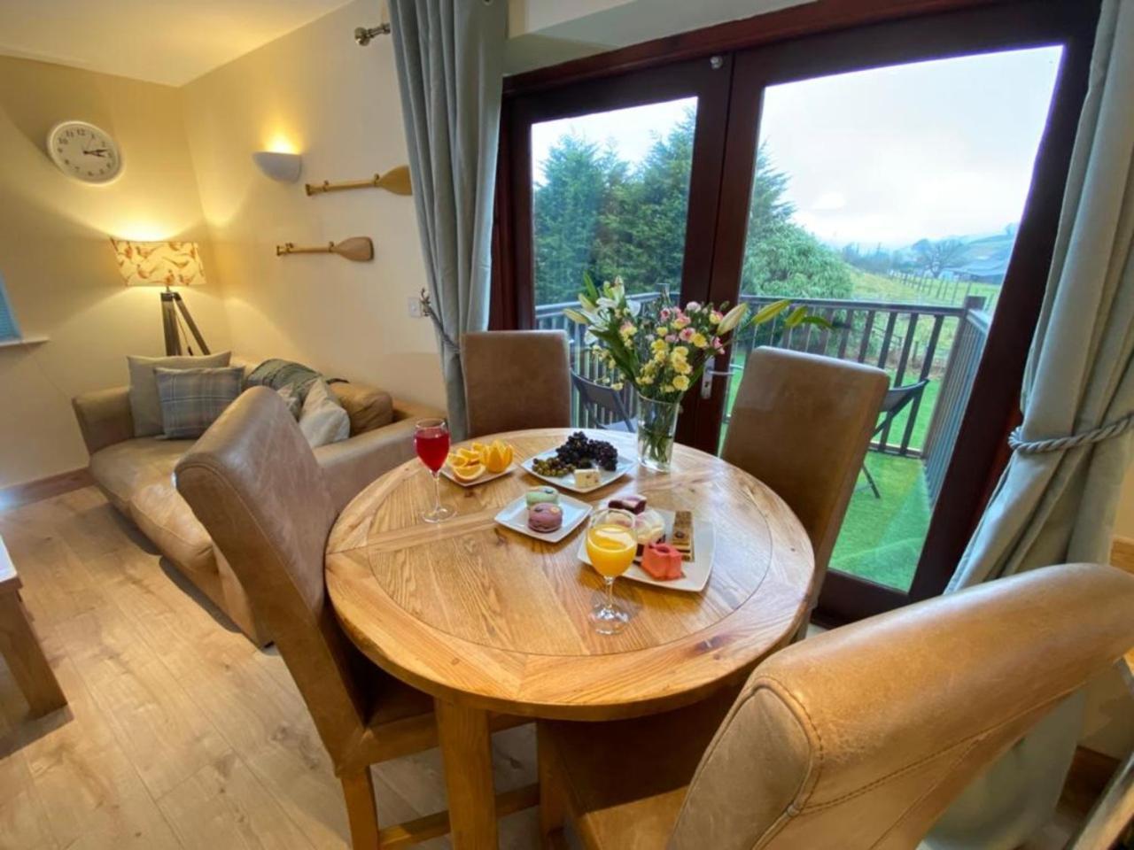 Chalet Lune Nestled Between District And Yorkshire Dales